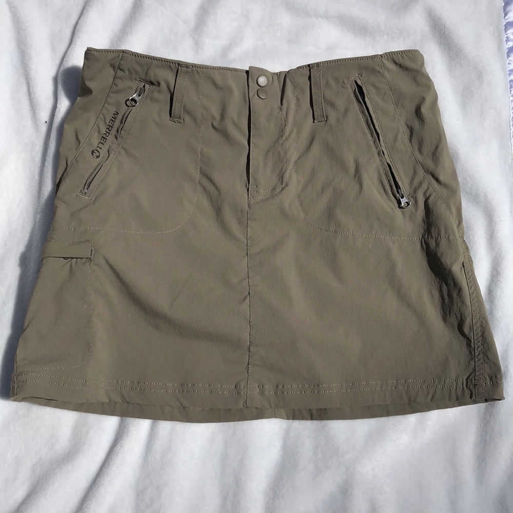 Merrell hunter green adventure skirt/shorts